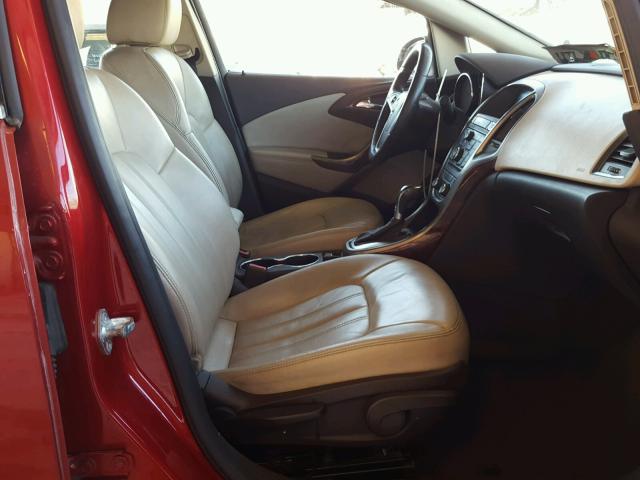 1G4PS5SK2C4229499 - 2012 BUICK VERANO RED photo 5