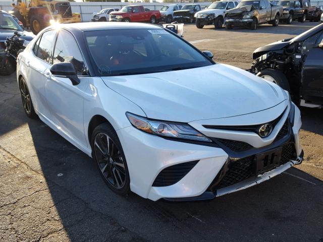 4T1B61HK5JU117565 - 2018 TOYOTA CAMRY XSE WHITE photo 1