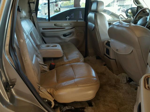 5LMEU27R02LJ09157 - 2002 LINCOLN NAVIGATOR Brązowy zdjęcie 6