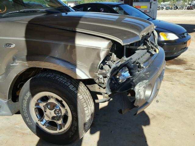 5LMEU27R02LJ09157 - 2002 LINCOLN NAVIGATOR Brązowy zdjęcie 9