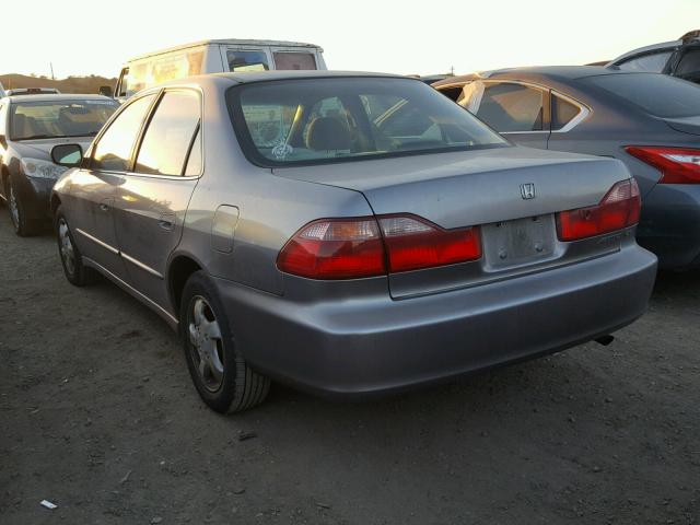 JHMCG6574YC028846 - 2000 HONDA ACCORD EX SILVER photo 3