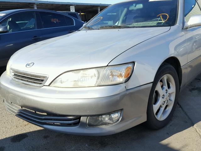 JT8BF28G310309014 - 2001 LEXUS ES 300 TWO TONE photo 9