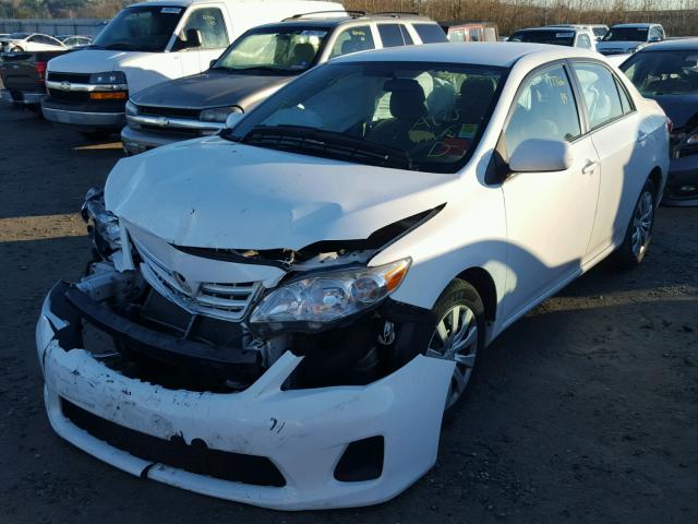 5YFBU4EE3DP138538 - 2013 TOYOTA COROLLA BA WHITE photo 2