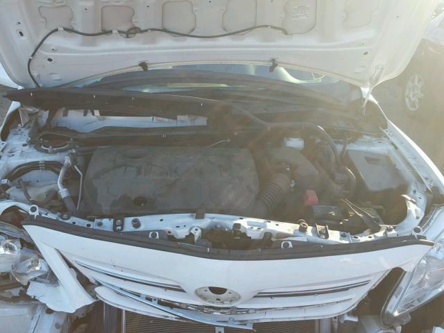 5YFBU4EE3DP138538 - 2013 TOYOTA COROLLA BA WHITE photo 7