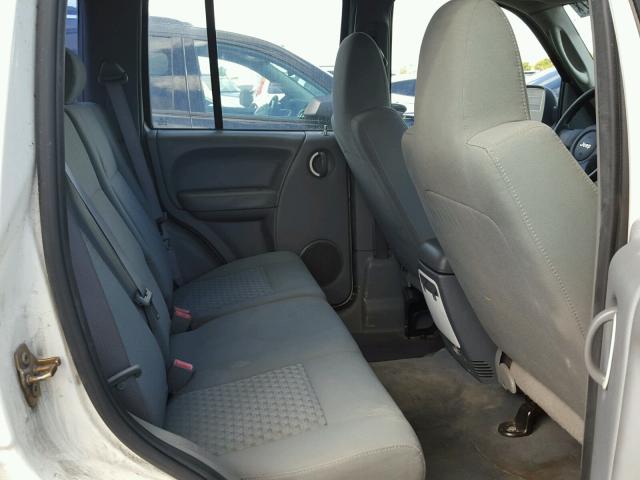 1J4GK48K05W620562 - 2005 JEEP LIBERTY SP WHITE photo 6