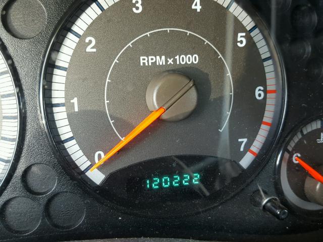 1J4GK48K05W620562 - 2005 JEEP LIBERTY SP WHITE photo 8