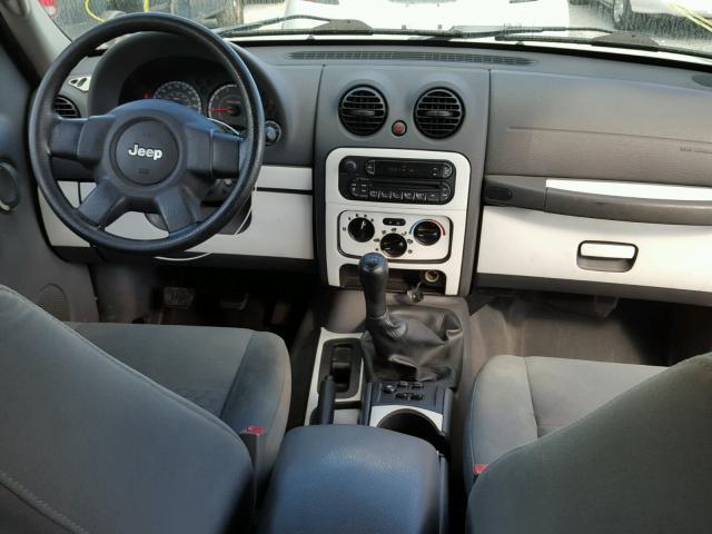 1J4GK48K05W620562 - 2005 JEEP LIBERTY SP WHITE photo 9