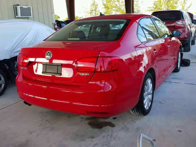 3VWDX7AJ7CM362046 - 2012 VOLKSWAGEN JETTA SE RED photo 4