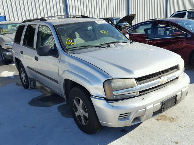 1GNDT13S262116977 - 2006 CHEVROLET TRAILBLAZE SILVER photo 1