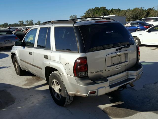 1GNDT13S262116977 - 2006 CHEVROLET TRAILBLAZE SILVER photo 3