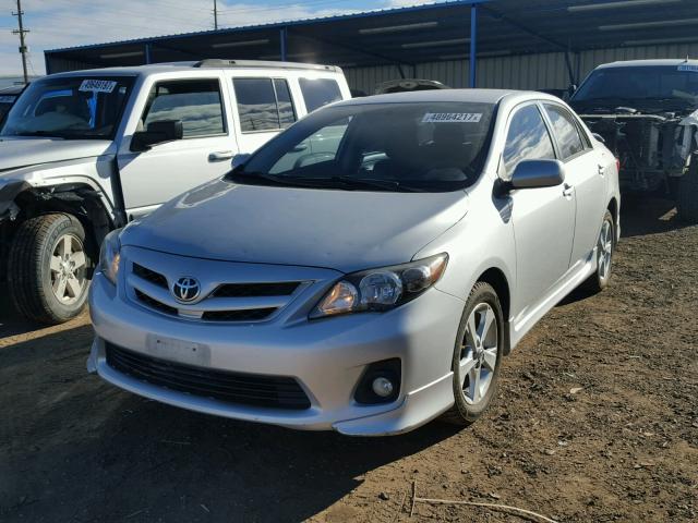 5YFBU4EE0DP090514 - 2013 TOYOTA COROLLA BA SILVER photo 2