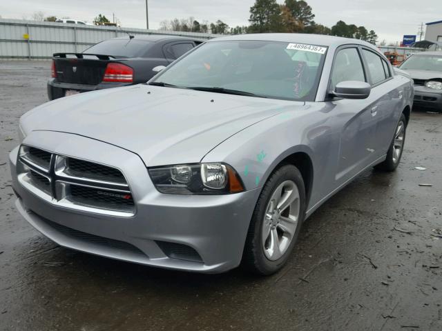 2C3CDXBG3EH102243 - 2014 DODGE CHARGER SE SILVER photo 2