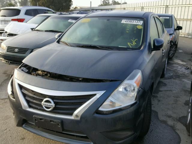 3N1CN7AP7GL844314 - 2016 NISSAN VERSA S GRAY photo 2