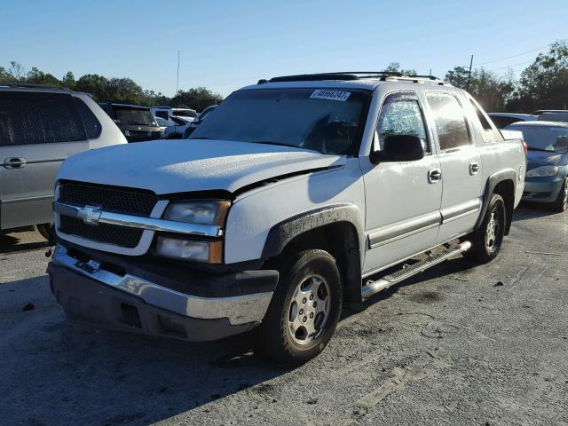 3GNEC12T84G168942 - 2004 CHEVROLET AVALANCHE WHITE photo 2