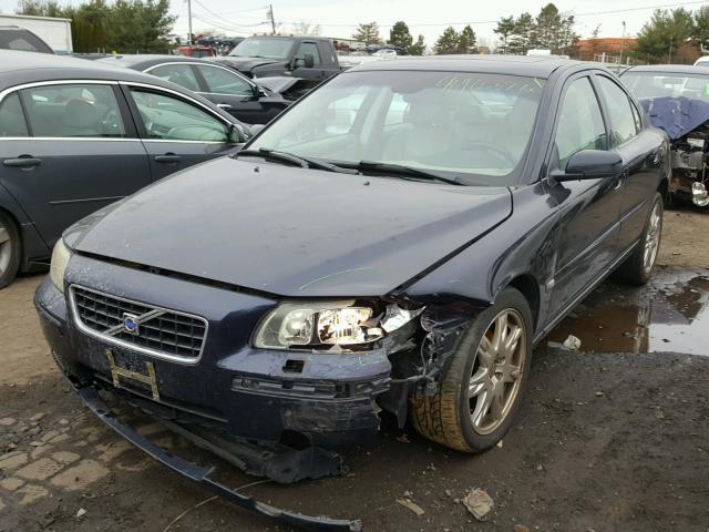 YV1RH592652453563 - 2005 VOLVO S60 2.5T BLUE photo 2