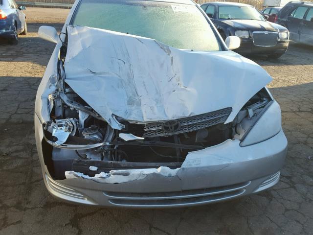 4T1BE30K72U638489 - 2002 TOYOTA CAMRY LE 银色 照片 7