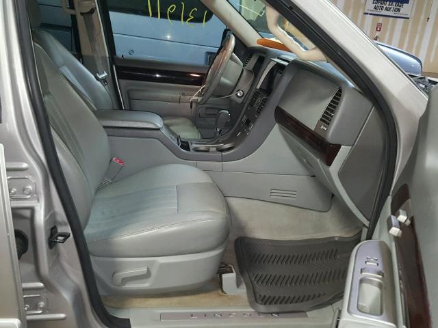 5LMEU78H73ZJ44750 - 2003 LINCOLN AVIATOR 银色 照片 5
