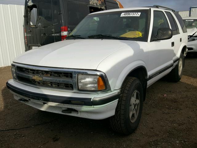 1GNDT13W7S2244564 - 1995 CHEVROLET BLAZER WHITE photo 2