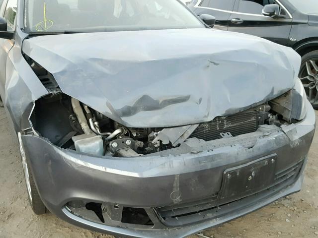 3VW1K7AJ3EM388549 - 2014 VOLKSWAGEN JETTA BASE ნაცრისფერი ფოტო 9