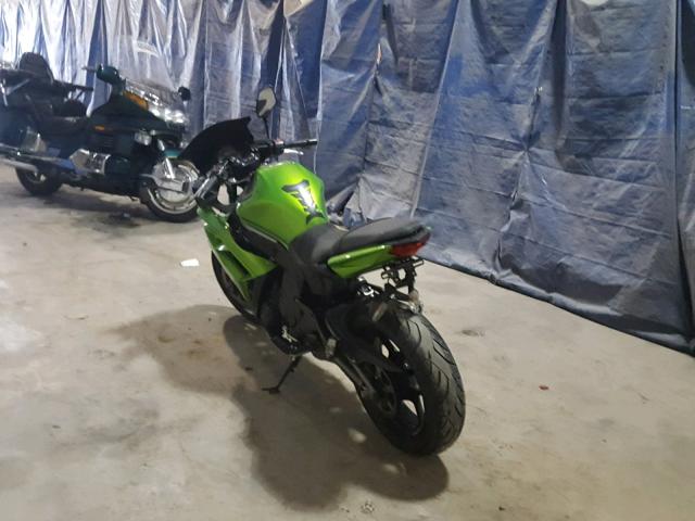 JKAEXEE17CDA05318 - 2012 KAWASAKI EX650 EC GREEN photo 3