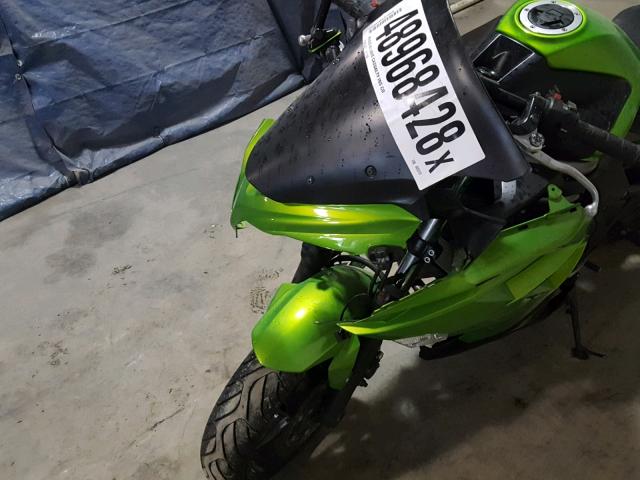 JKAEXEE17CDA05318 - 2012 KAWASAKI EX650 EC GREEN photo 9