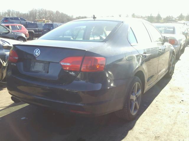 3VW3L7AJ8BM031840 - 2011 VOLKSWAGEN JETTA TDI BLACK photo 4