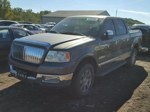 5LTPW185X6FJ00726 - 2006 LINCOLN MARK LT GRAY photo 2