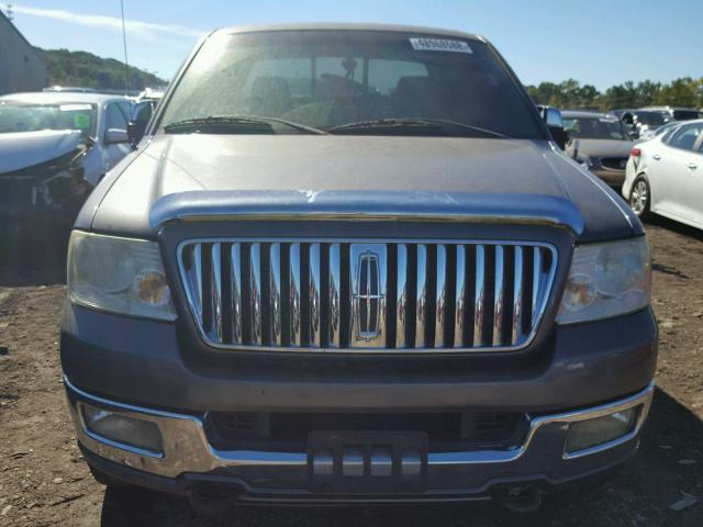 5LTPW185X6FJ00726 - 2006 LINCOLN MARK LT GRAY photo 9