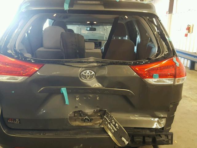 5TDKK3DC7CS183455 - 2012 TOYOTA SIENNA LE GRAY photo 9