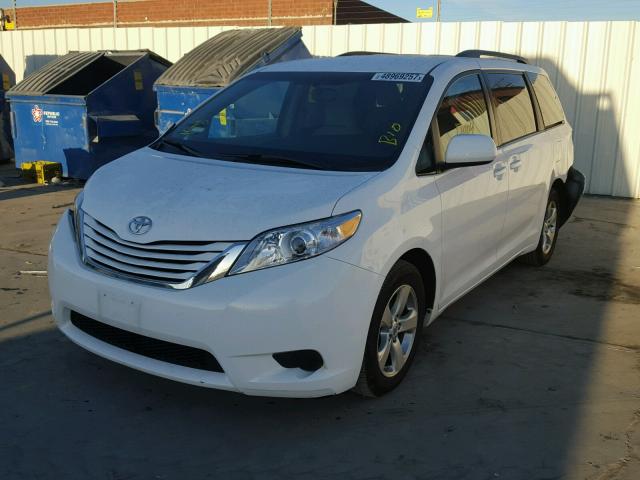 5TDKK3DC7GS729970 - 2016 TOYOTA SIENNA LE WHITE photo 2