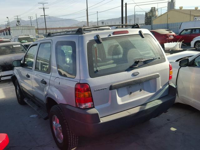 1FMYU02154KA19940 - 2004 FORD ESCAPE XLS SILVER photo 3