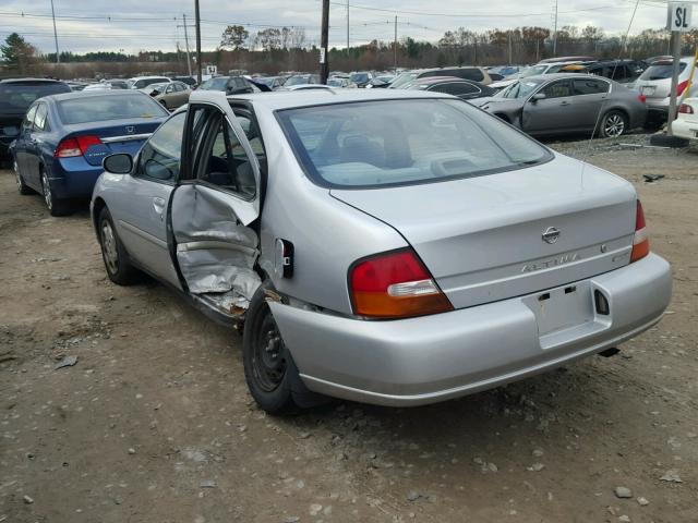 1N4DL01D5XC167060 - 1999 NISSAN ALTIMA XE SILVER photo 3