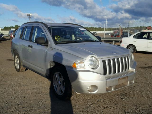 1J8FF47W37D413584 - 2007 JEEP COMPASS SILVER photo 1