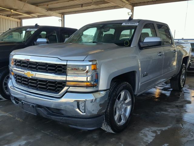 3GCPCREC8HG392908 - 2017 CHEVROLET SILVERADO SILVER photo 2