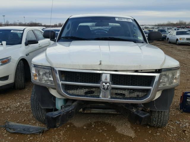 1D7HW28K89S735237 - 2009 DODGE DAKOTA ST WHITE photo 9