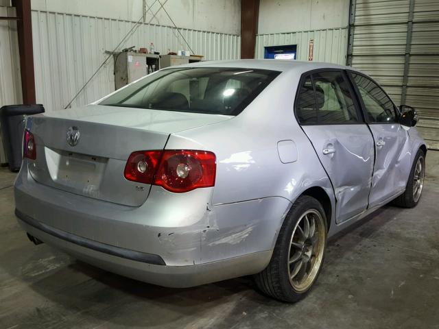 3VWPF71KX6M642654 - 2006 VOLKSWAGEN JETTA VALU SILVER photo 4