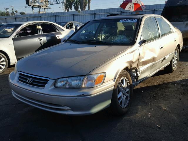 JT2BF22KX10332636 - 2001 TOYOTA CAMRY CE BEIGE photo 2