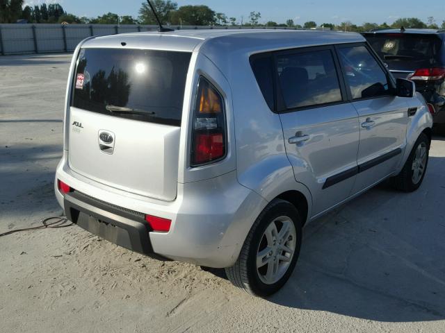 KNDJT2A26B7297339 - 2011 KIA SOUL + SILVER photo 4