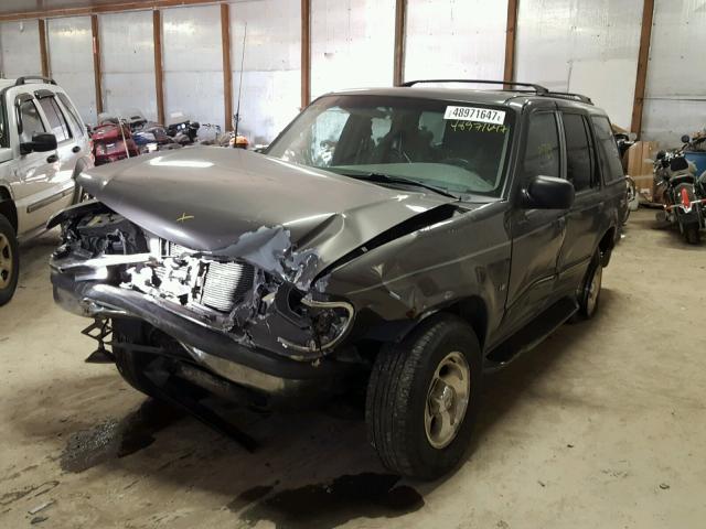 1FMZU35P0WZA04021 - 1998 FORD EXPLORER GRAY photo 2