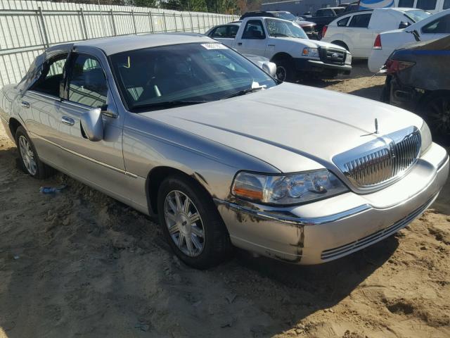 2LNHM82V78X655960 - 2008 LINCOLN TOWN CAR S SILVER photo 1