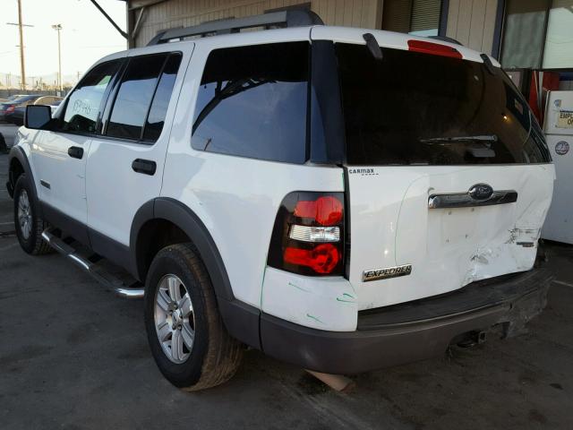 1FMEU63E56UB52440 - 2006 FORD EXPLORER X WHITE photo 3