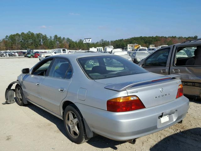 19UUA56611A022237 - 2001 ACURA 3.2TL SILVER photo 3