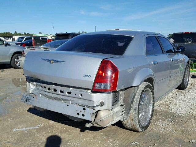 2C3KA43R27H785820 - 2007 CHRYSLER 300 SILVER photo 4