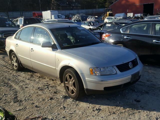 WVWPD23B9YE236978 - 2000 VOLKSWAGEN PASSAT GLX SILVER photo 1