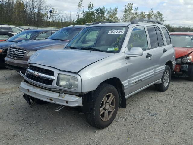 2CNBE634X46904877 - 2004 CHEVROLET TRACKER LT SILVER photo 2