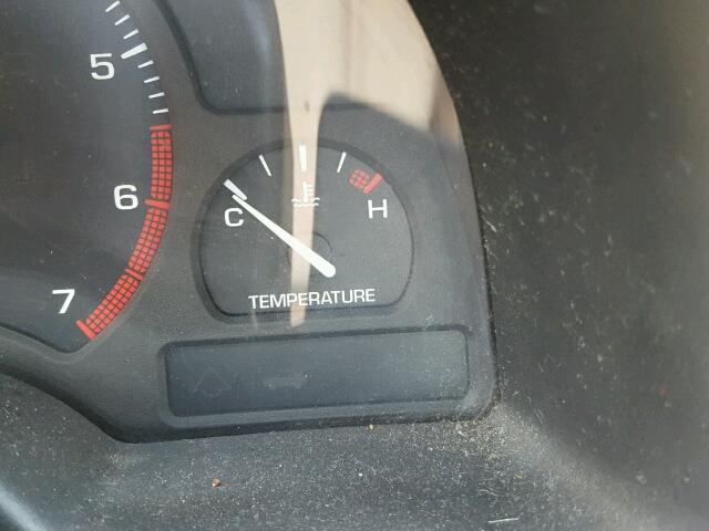 1G8ZN1284YZ127675 - 2000 SATURN SC1 GOLD photo 8