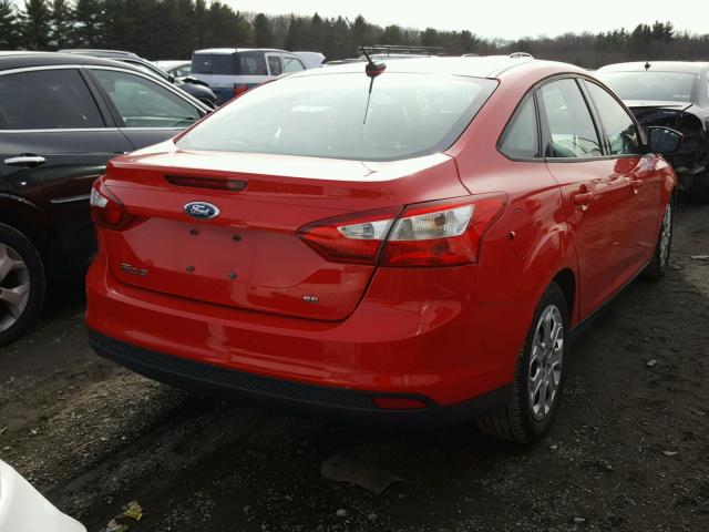 1FAHP3F22CL232505 - 2012 FORD FOCUS SE RED photo 4