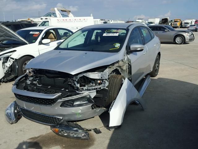 1FADP3F25GL355851 - 2016 FORD FOCUS SE SILVER photo 2