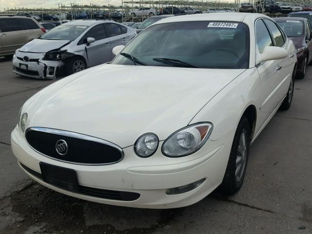 2G4WD552671111670 - 2007 BUICK LACROSSE C WHITE photo 2