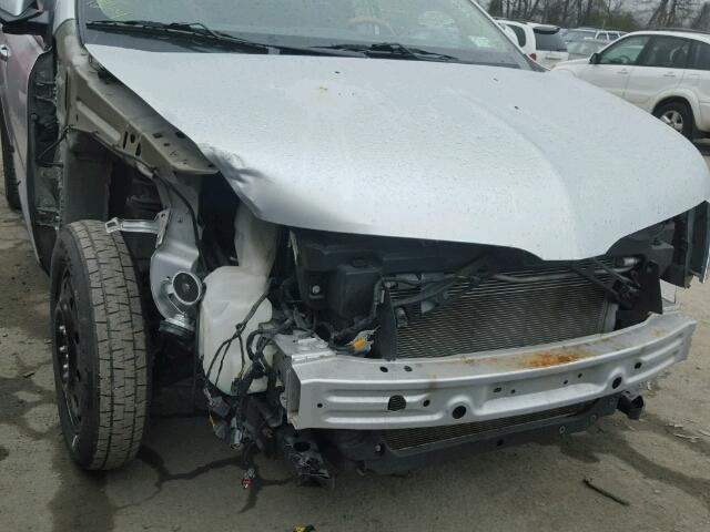 2LMDJ8JK1DBL36774 - 2013 LINCOLN MKX SILVER photo 9